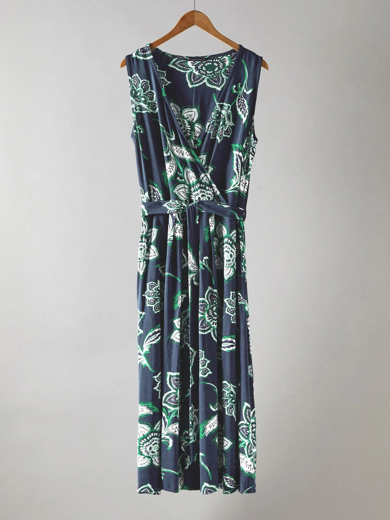 Evans Sleeveless Wrap Dress - Navy/green Paisley