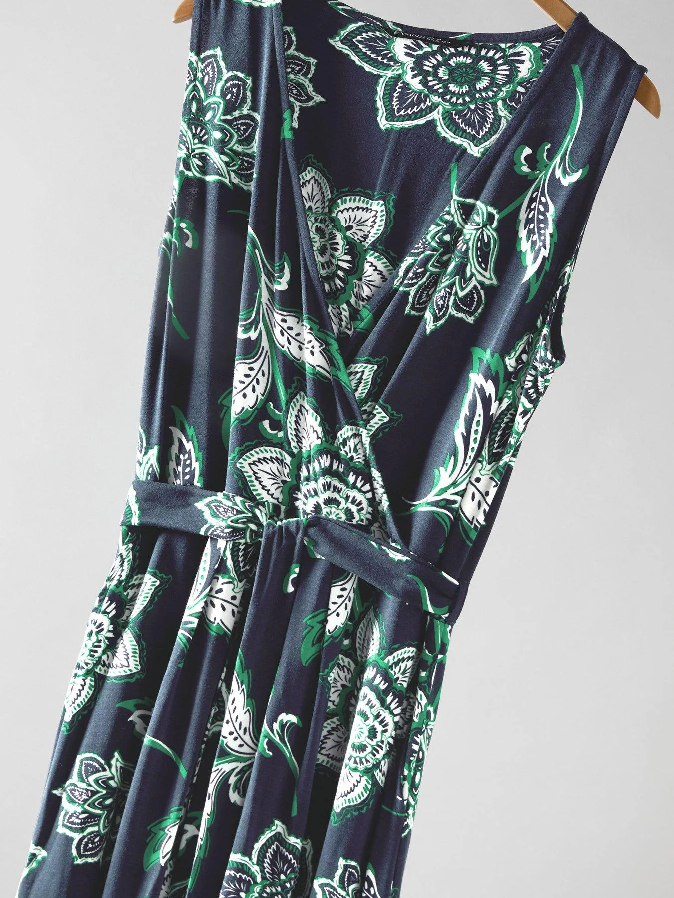 Evans Sleeveless Wrap Dress - Navy/green Paisley