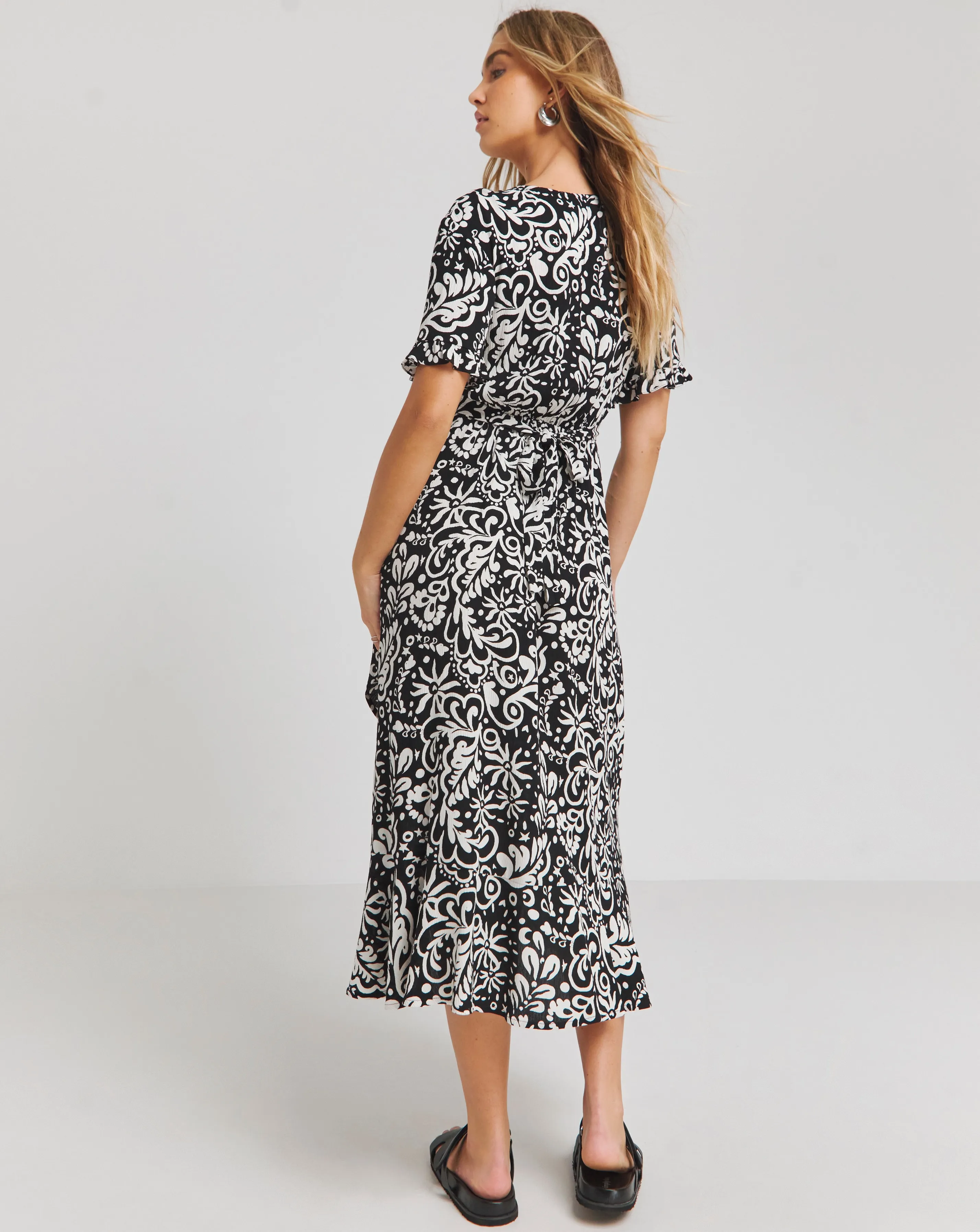 Mono Print Crinkle Wrap Midi Dress | Simply Be