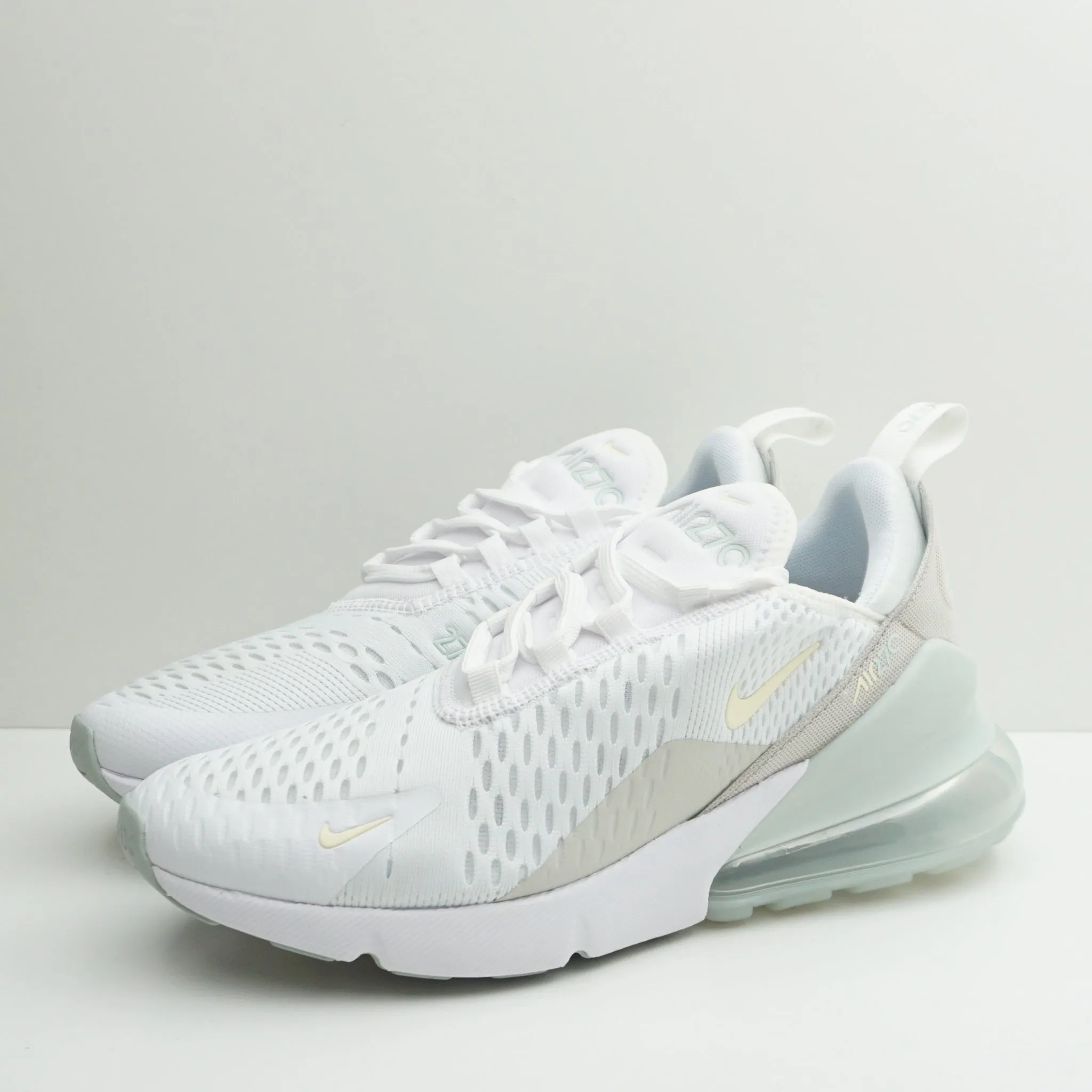 Nike Air Max 270 Essential