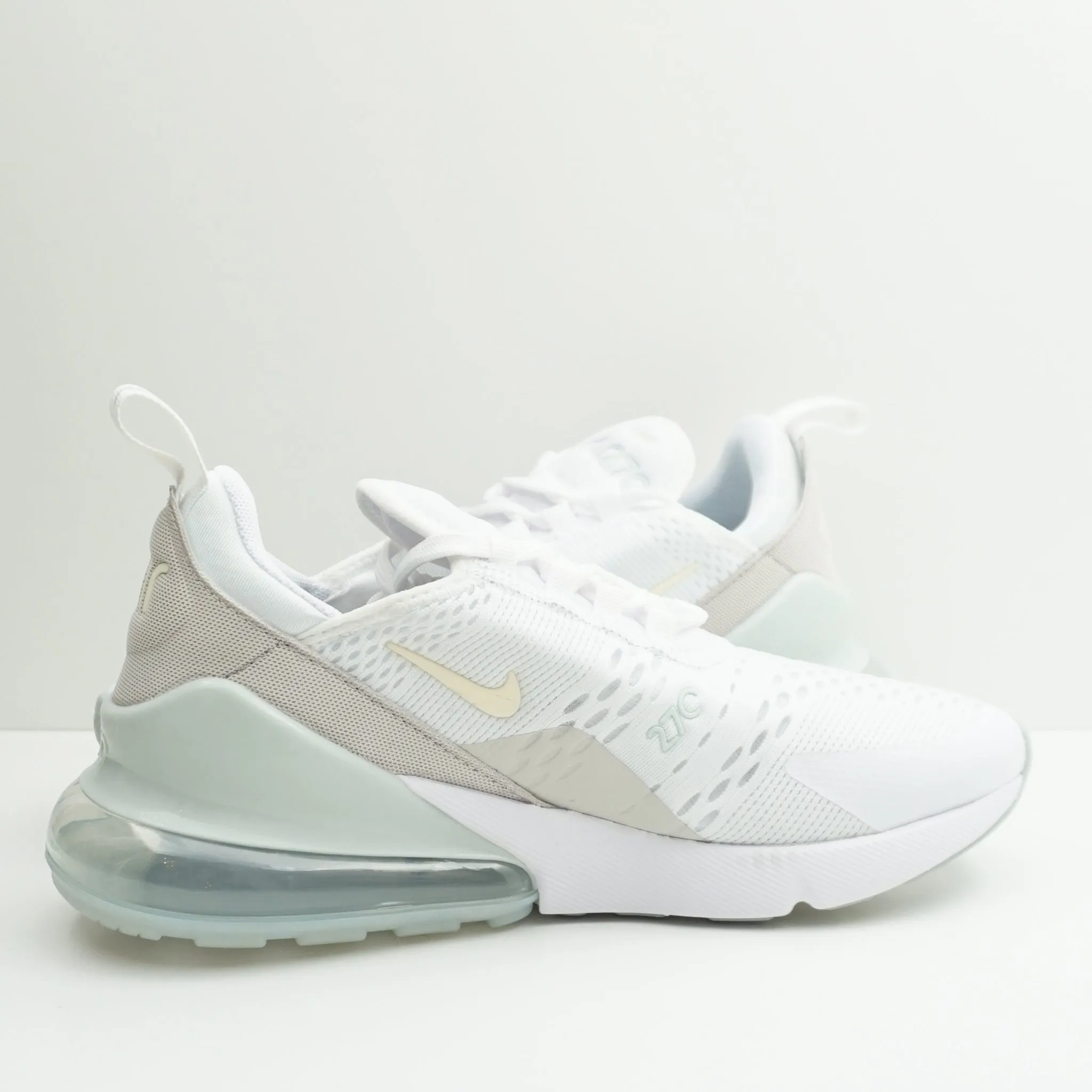 Nike Air Max 270 Essential