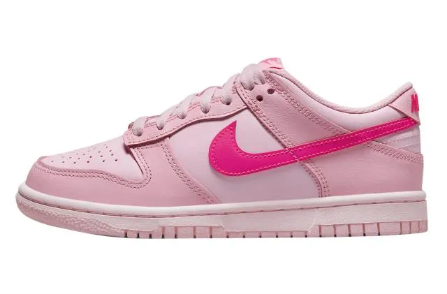 Nike dunk low gs triple pink