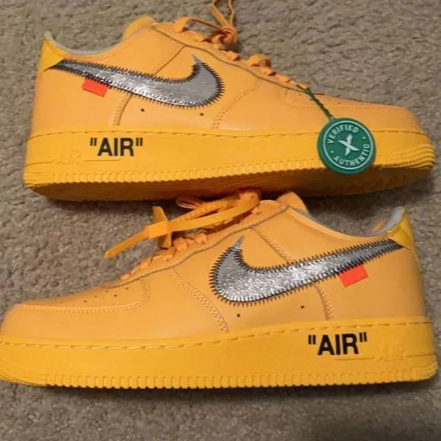 Nike off white air force one university gold