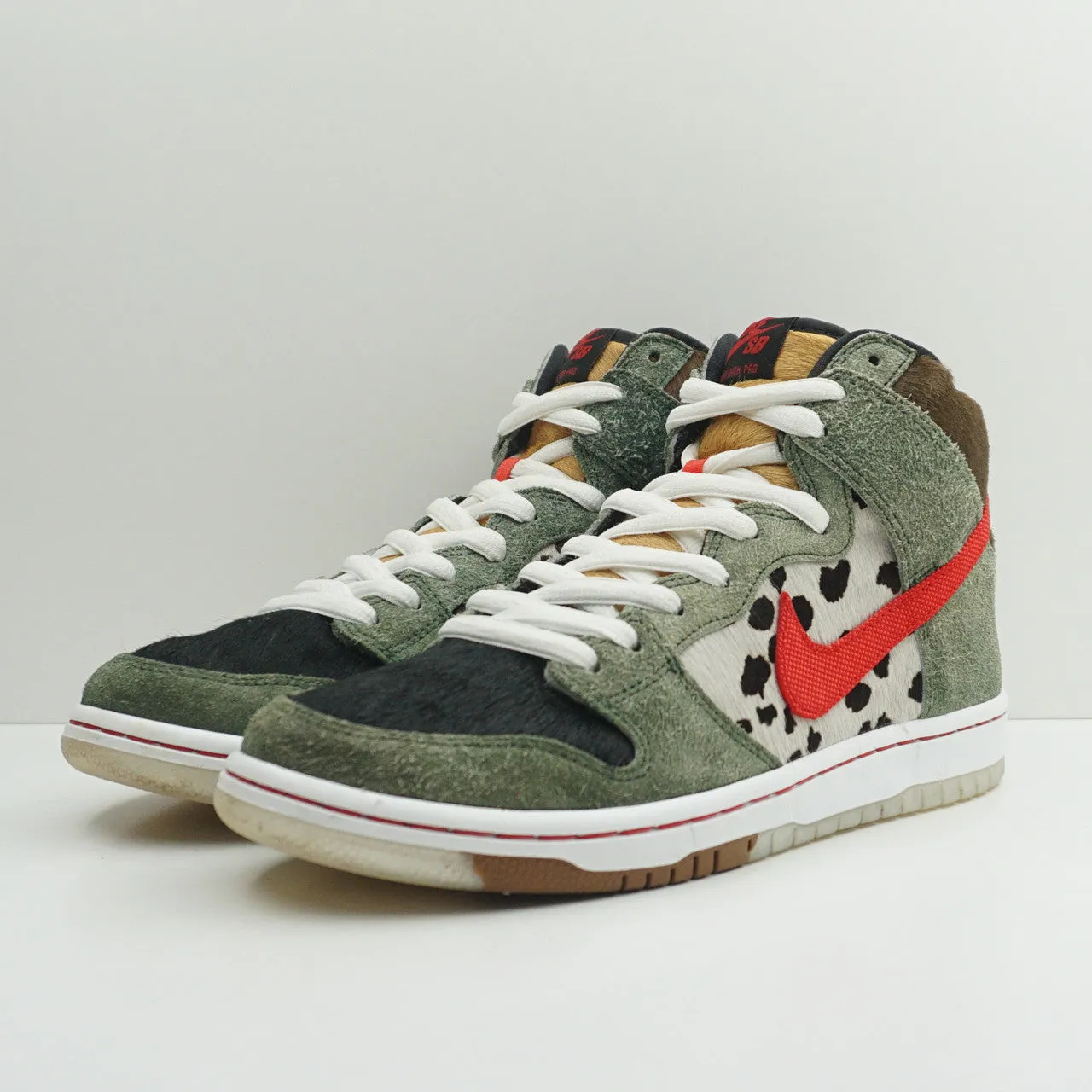 Nike SB Dunk High Dog Walker