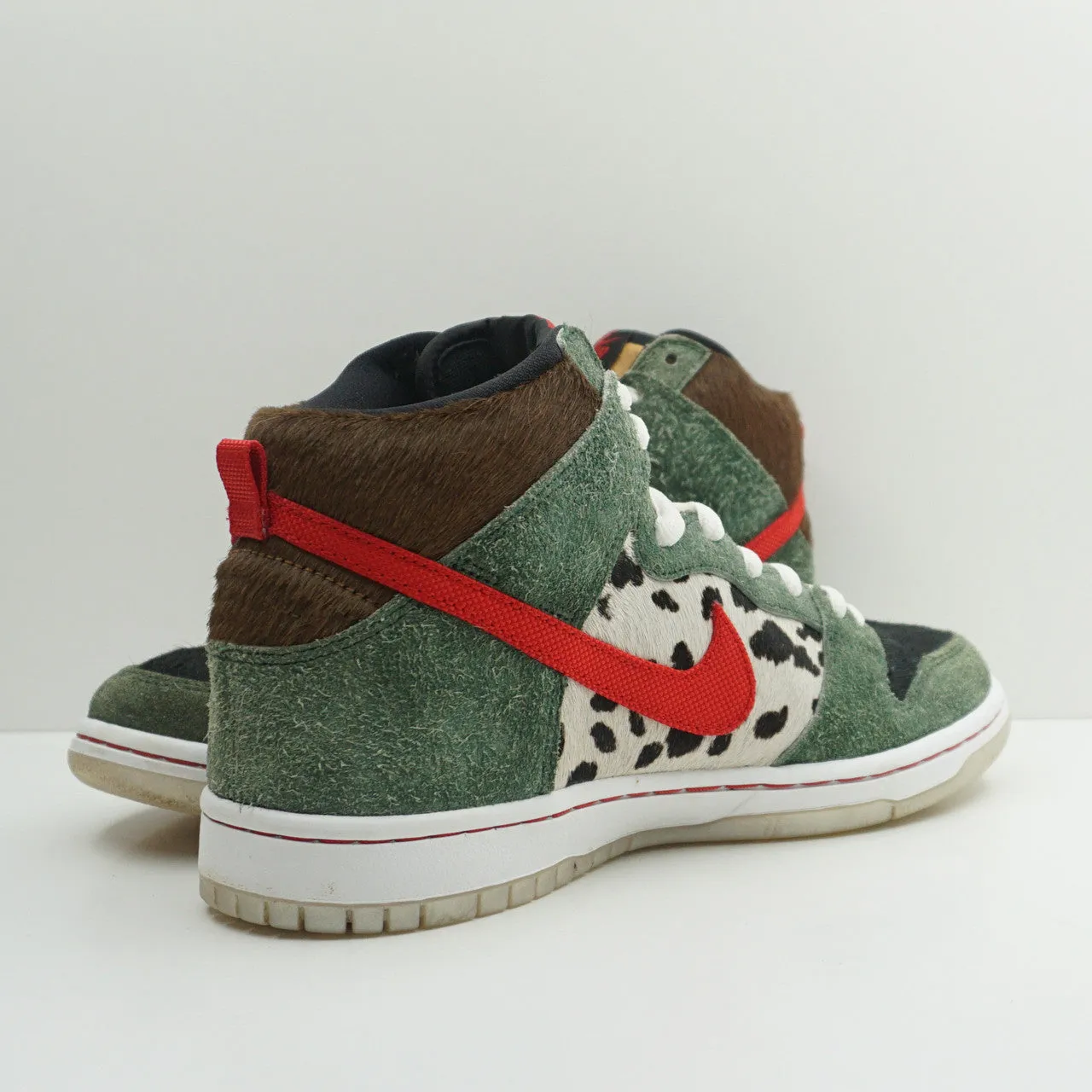 Nike SB Dunk High Dog Walker