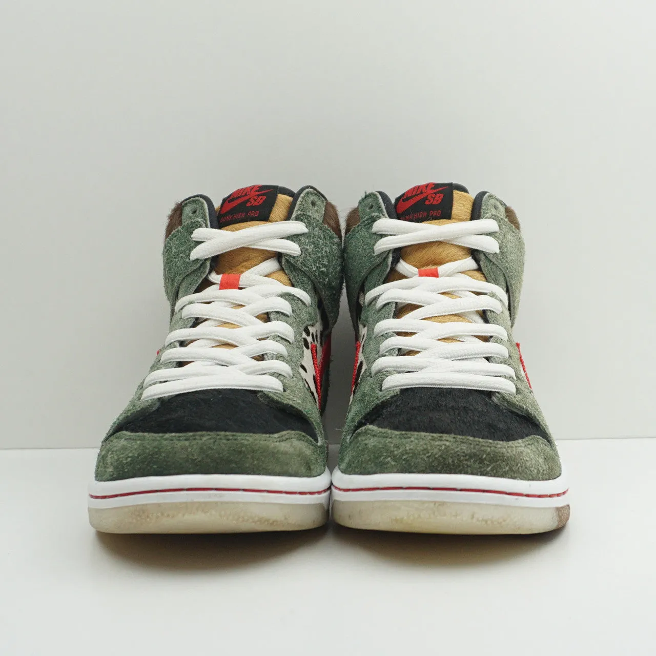 Nike SB Dunk High Dog Walker