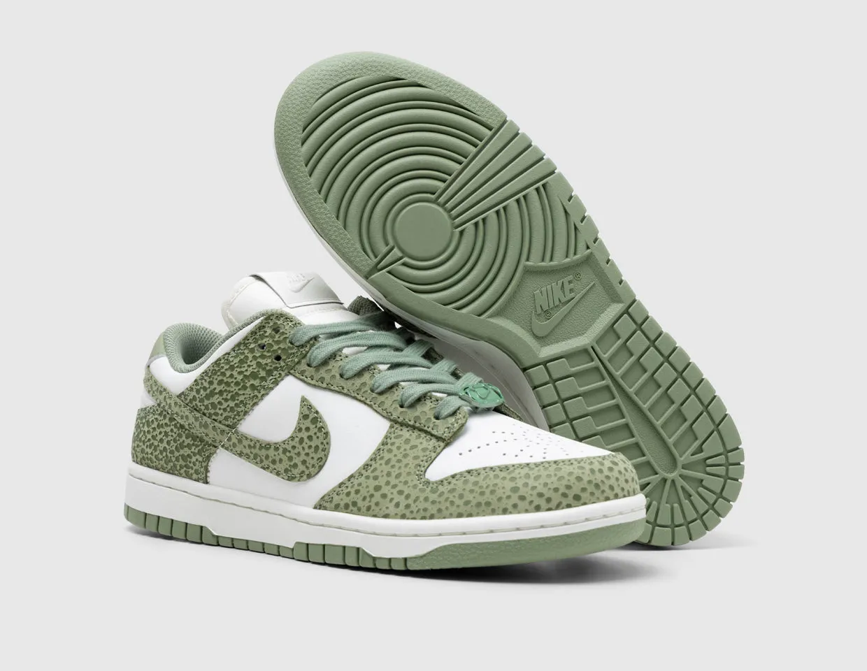 Nike Women's Dunk Low PRM Oil Green / Oil Green - Treeline Sail