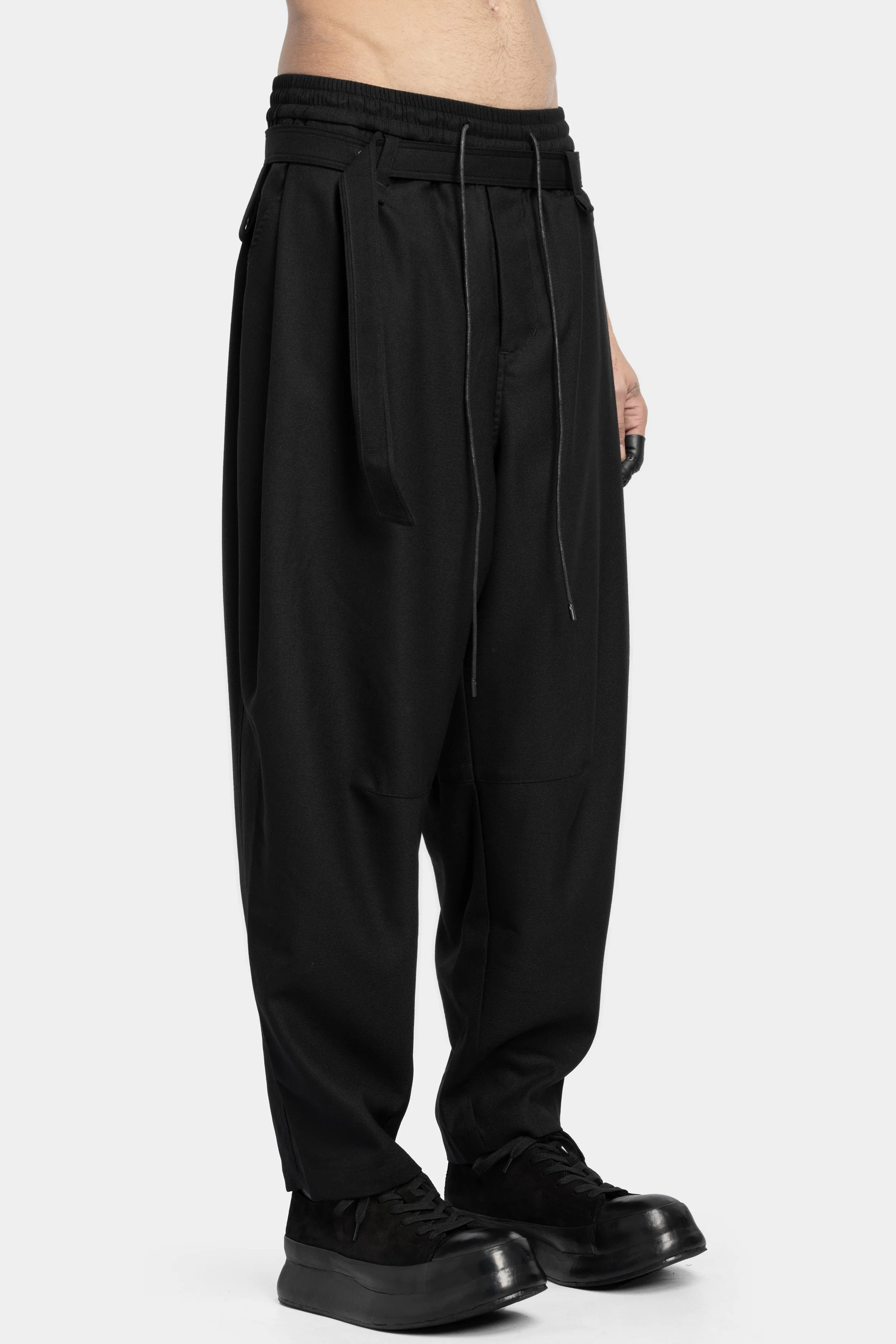 Pleated wide tapered wool pants