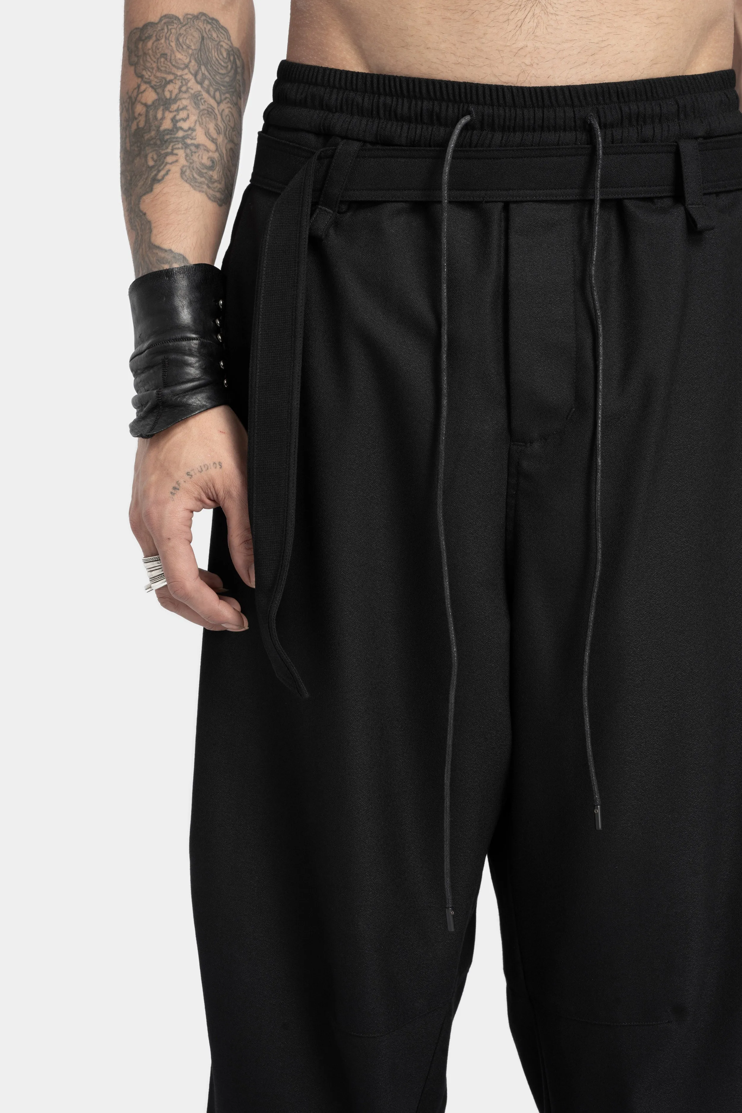 Pleated wide tapered wool pants