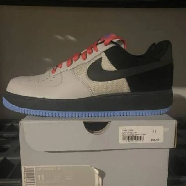 Size 11 - nike air force 1 '07 flamingo