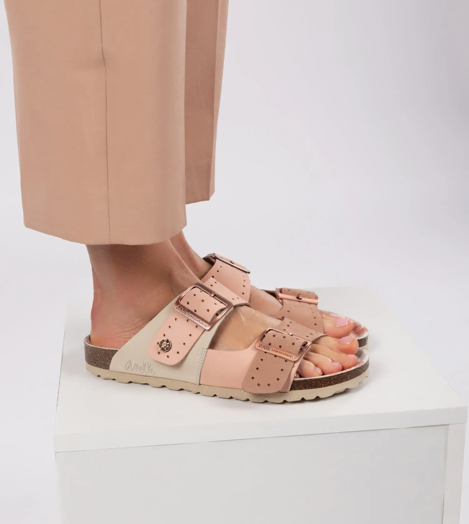 Women's nude bio sandals